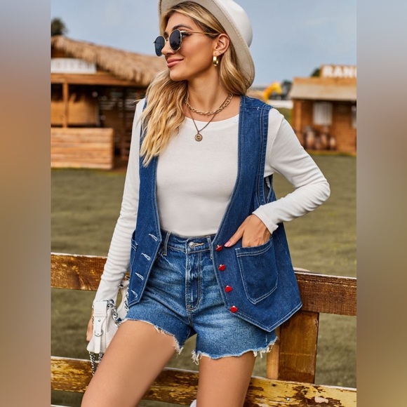 Pocketed Button Up Sleeveless Denim Jacket - Picture 4 of 6